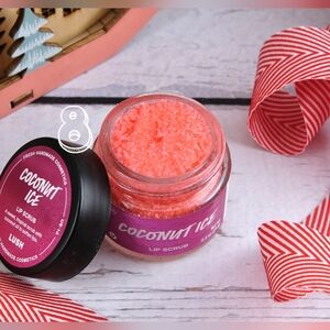 🧚♀️COCONUT ICE Lush DISCONTINUED XMAS LE Lip Scrub NWT